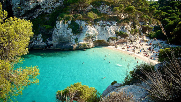 Pulau Menorca, Pantai Eksotis Spanyol yang Belum Banyak Diketahui