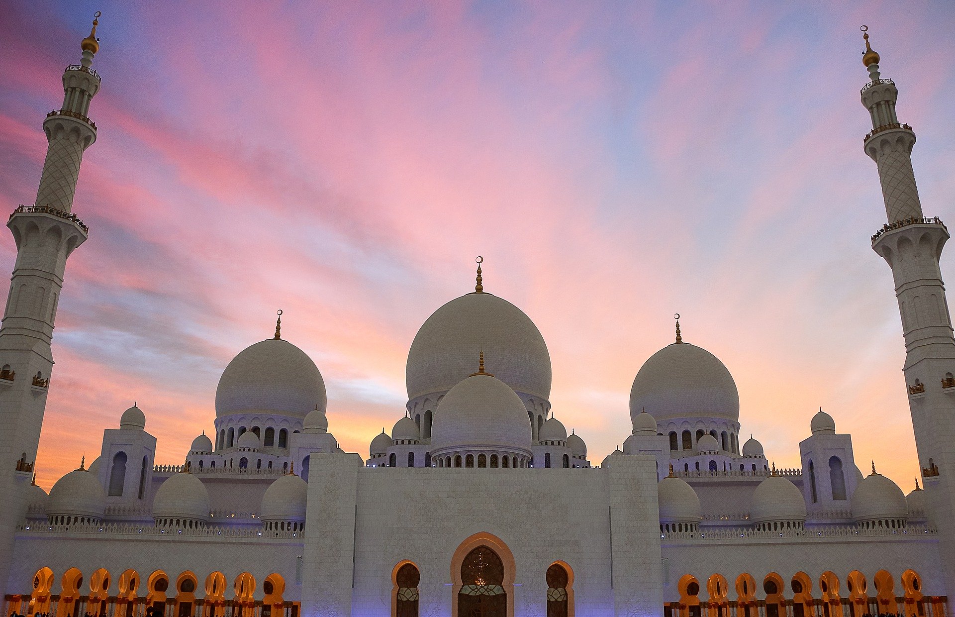 Indah, 5 Masjid Termegah Di Dunia Buat Kamu Ingin Mengunjunginya