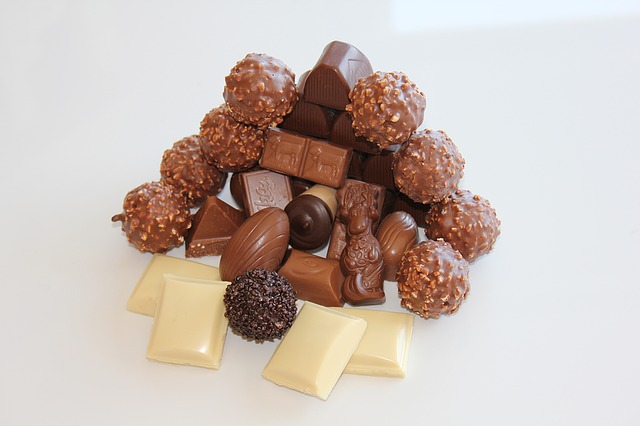 ragam manisan yang berbabahan dasar cokelat