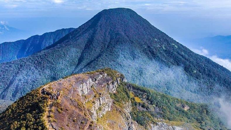 Serunya Berwisata ke Gunung Panrango di Provinsi Jawa Barat