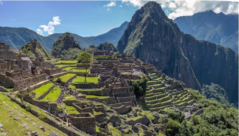 kota Machu Picchu, Peru sebagai salah satu destinasi wisata bersejarah yang bisa dilakukan bersama anak