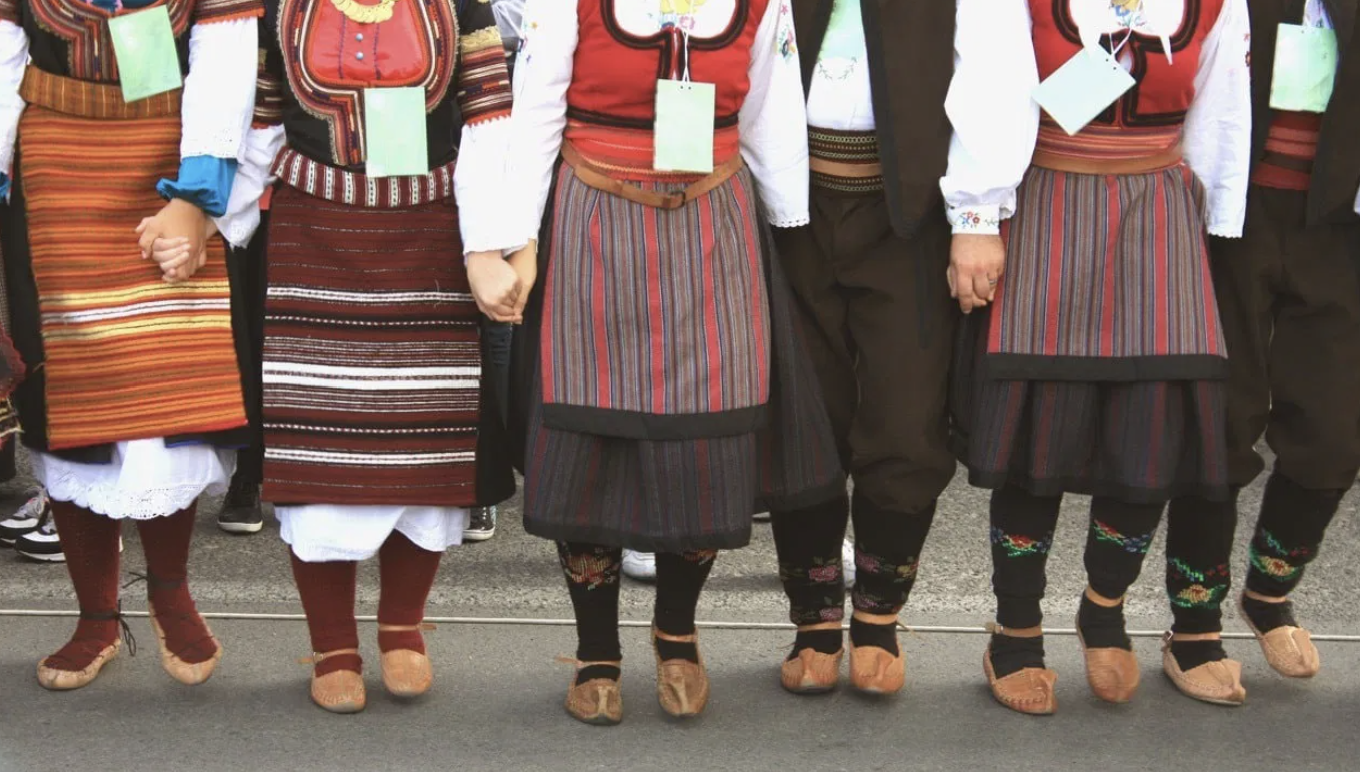 pakaian khas serbia