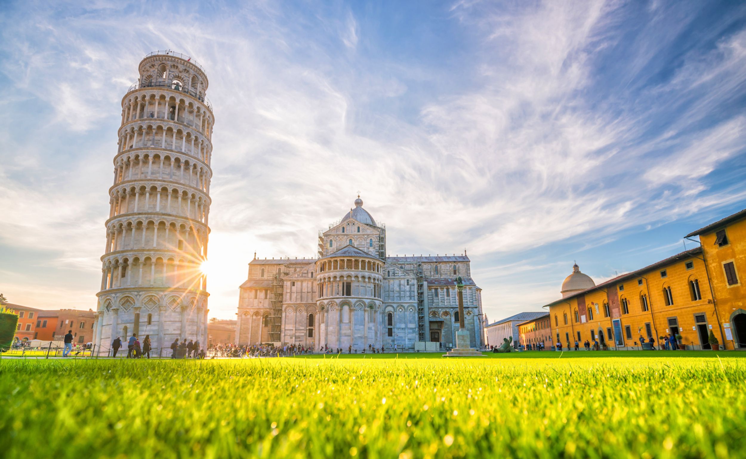 Menara Pisa Bukan Cuma Miring! Inilah Rahasia Sejarah, Fakta Unik, dan Kuliner yang Wajib Dicoba