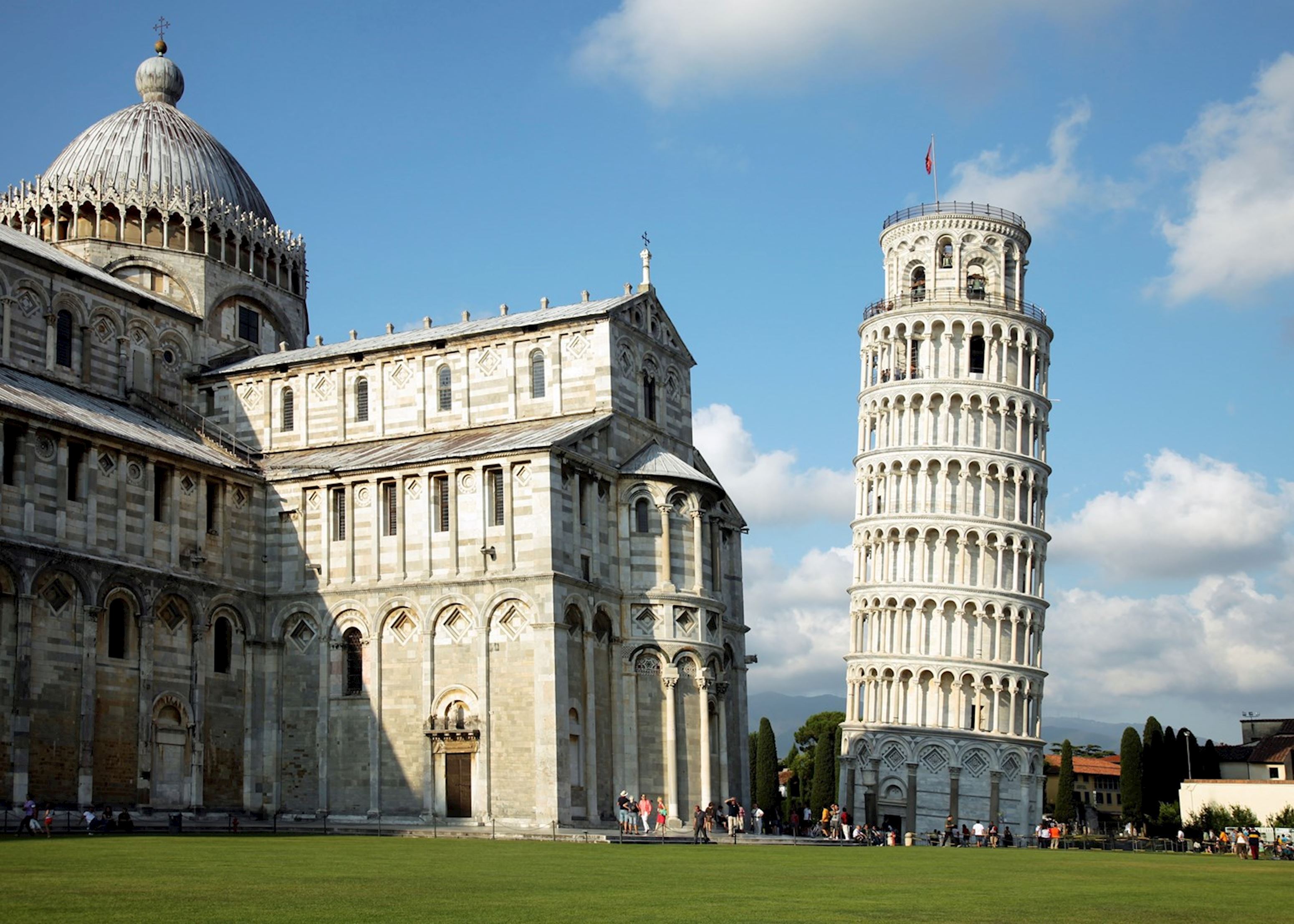 sejarah menara pisa